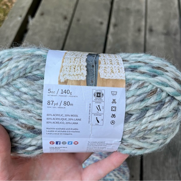 Lion Brand Wool-Ease Thick & Quick Yarn : 2 & 1 Other Unknown Yarn - Picture 10 of 12